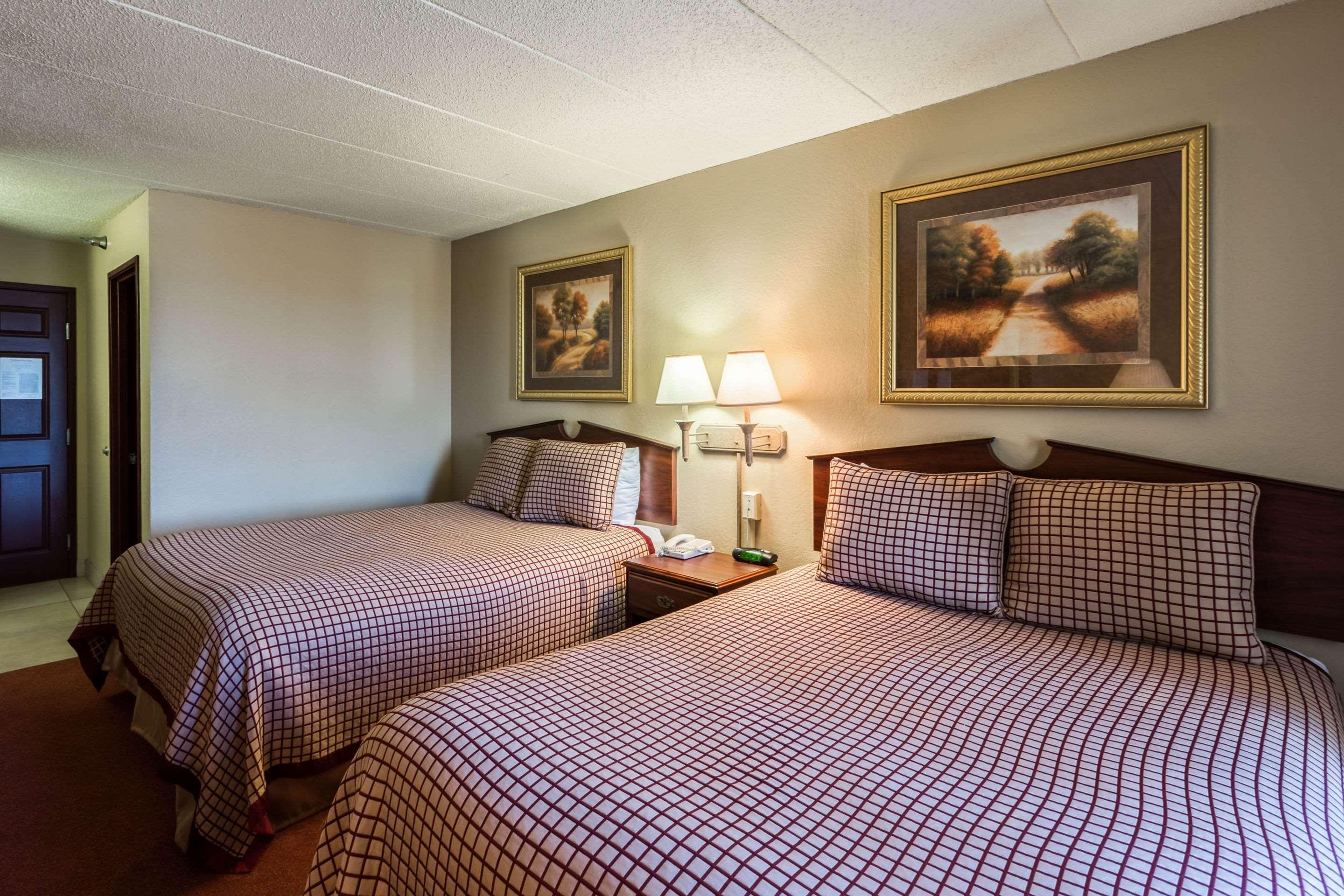 Rodeway Inn Норфолк Екстериор снимка