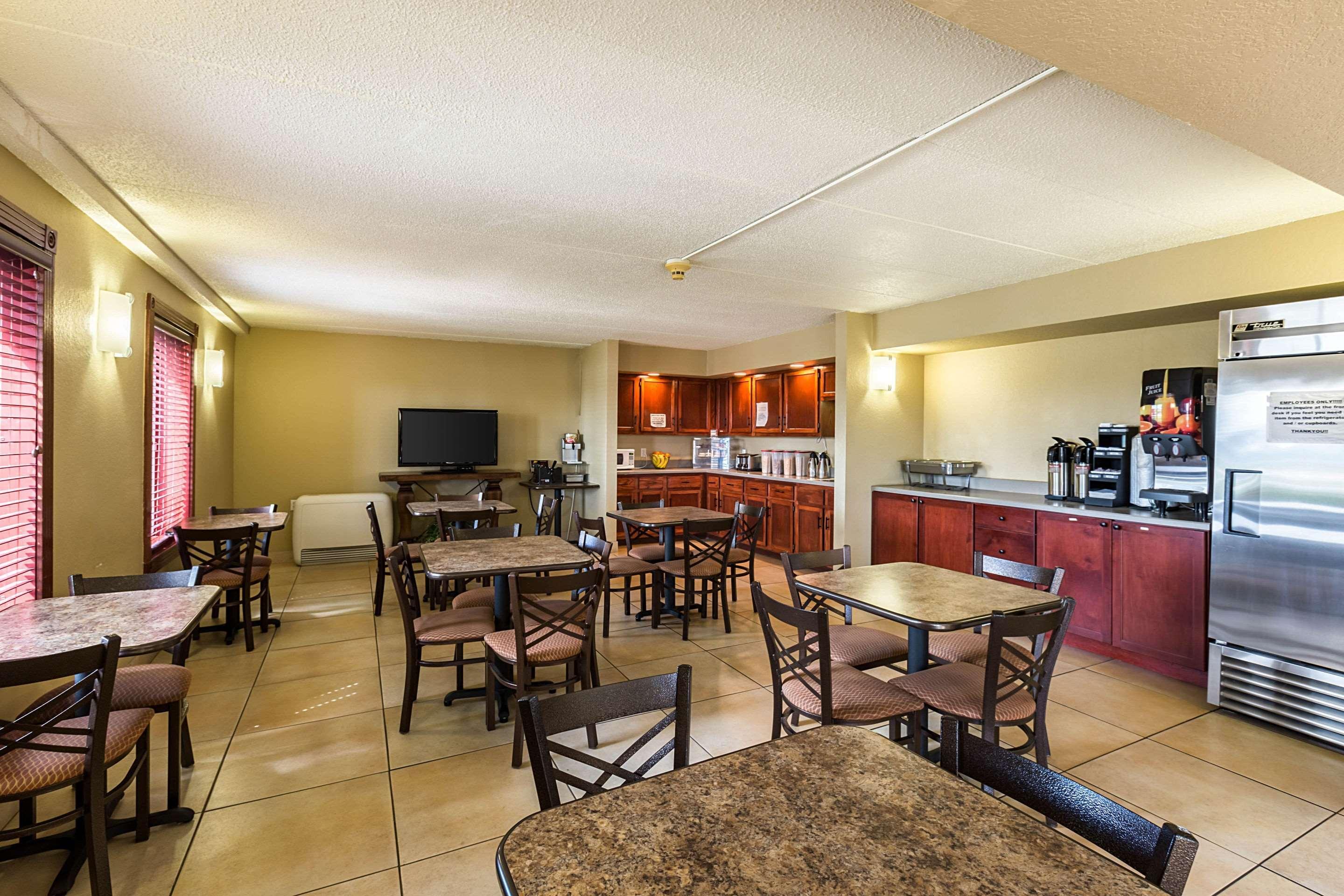 Rodeway Inn Норфолк Екстериор снимка