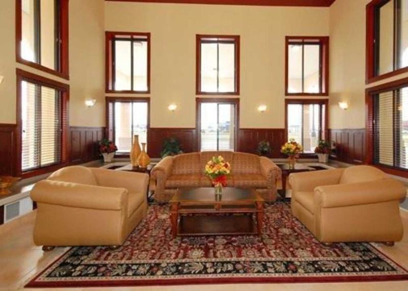Rodeway Inn Норфолк Интериор снимка