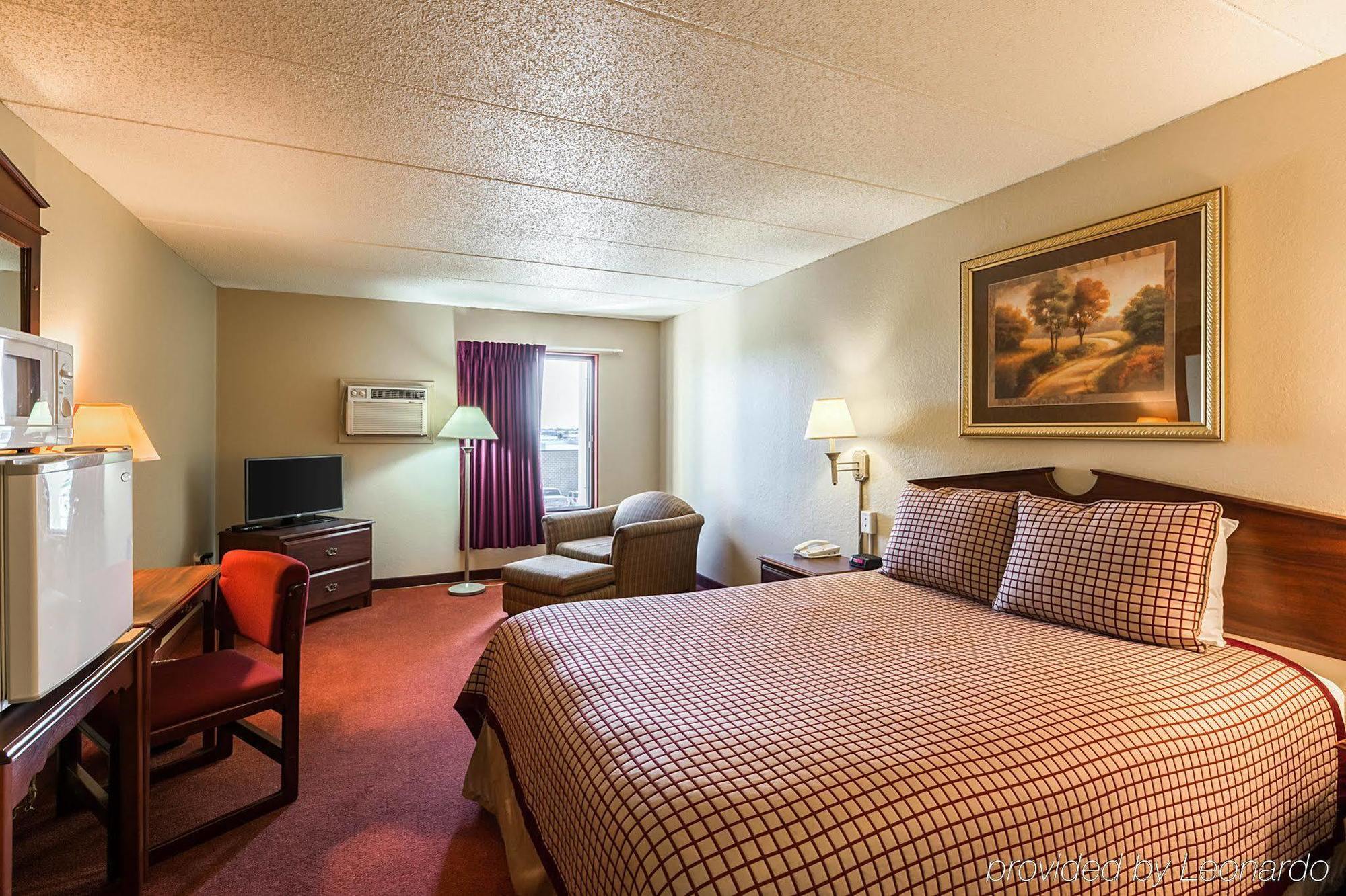 Rodeway Inn Норфолк Екстериор снимка